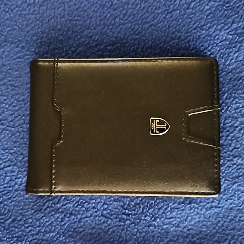 NWOT Travando Slim Black Bifold Wallet with Money Clip.
